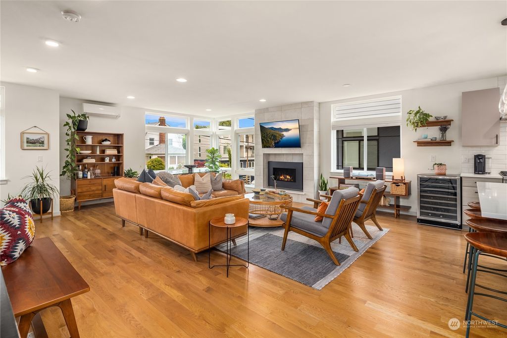 Photo of 507 N 48th Street, Seattle, WA 98103 (MLS # 2133394)