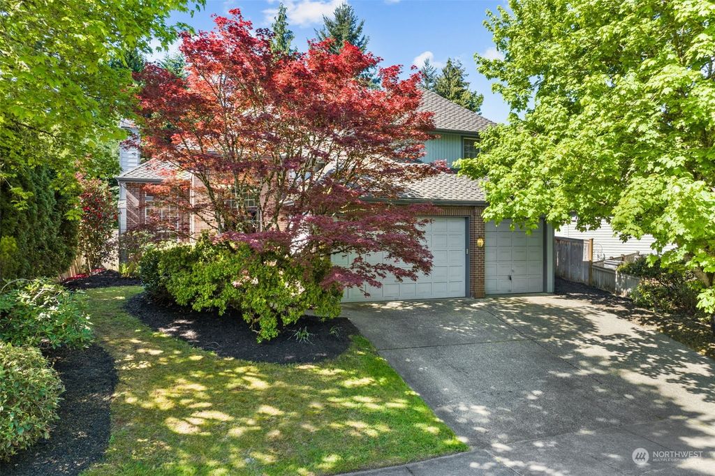 Photo of 17723 NE 105th Way, Redmond, WA 98052 (MLS # 2065950)