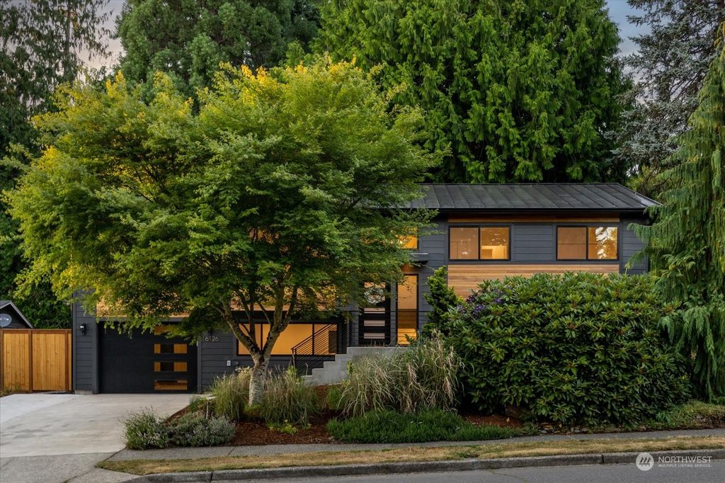 Photo of 16126 NE 98th Street, Redmond, WA 98052 (MLS # 2139245)