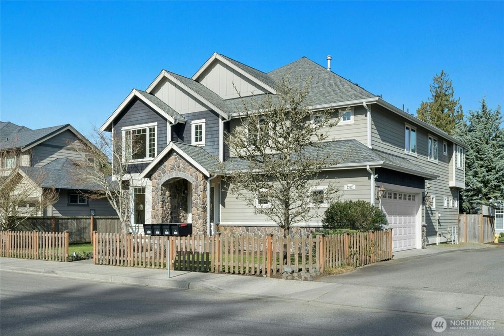 Photo of 2302 NE 28th Street, Renton, WA 98056 (MLS # 2476689)