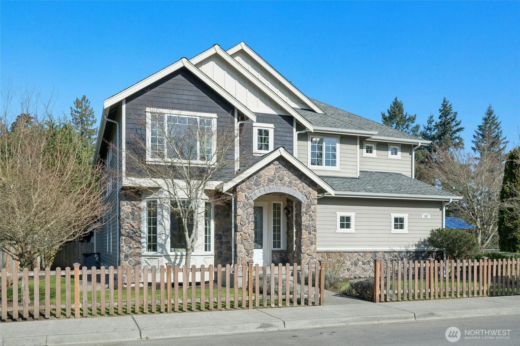 Photo of 2302 NE 28th Street, Renton, WA 98056 (MLS # 2476689)