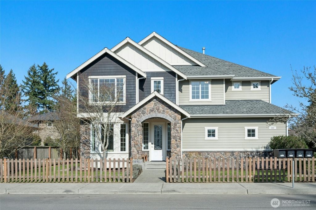 Photo of 2302 NE 28th Street, Renton, WA 98056 (MLS # 2476689)