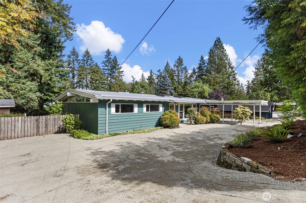 Photo of 16318 SE Newport Way, Bellevue, WA 98006 (MLS # 2580647)