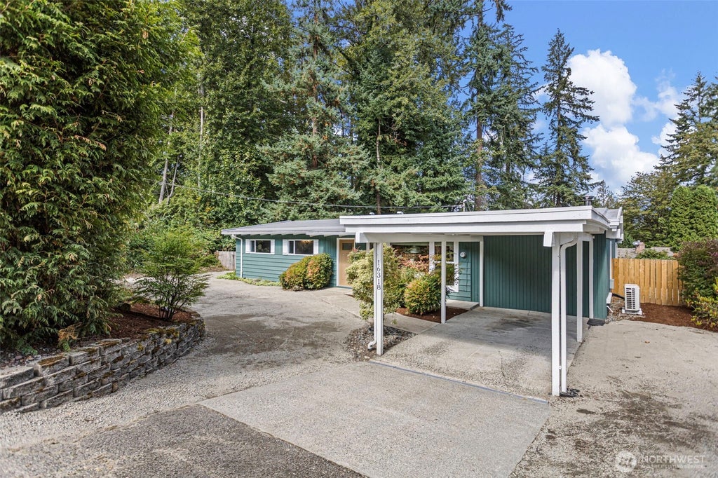 Photo of 16318 SE Newport Way, Bellevue, WA 98006 (MLS # 2580647)