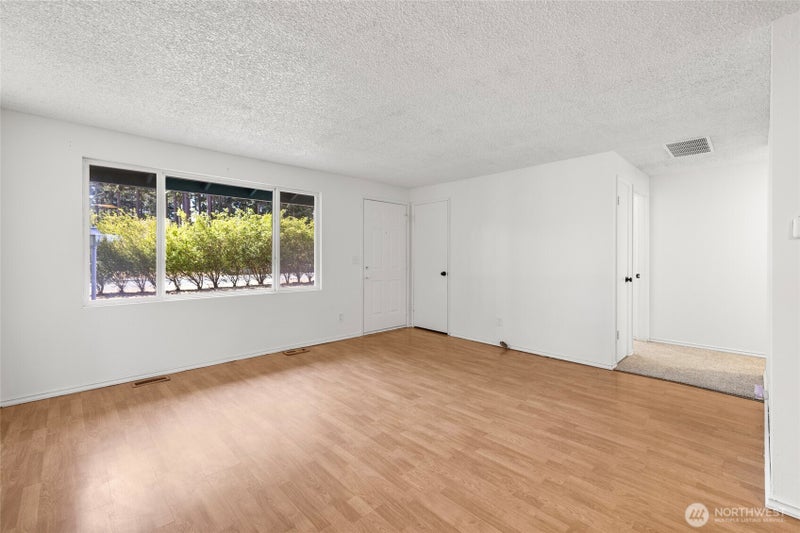 1112 Ridgeway Drive