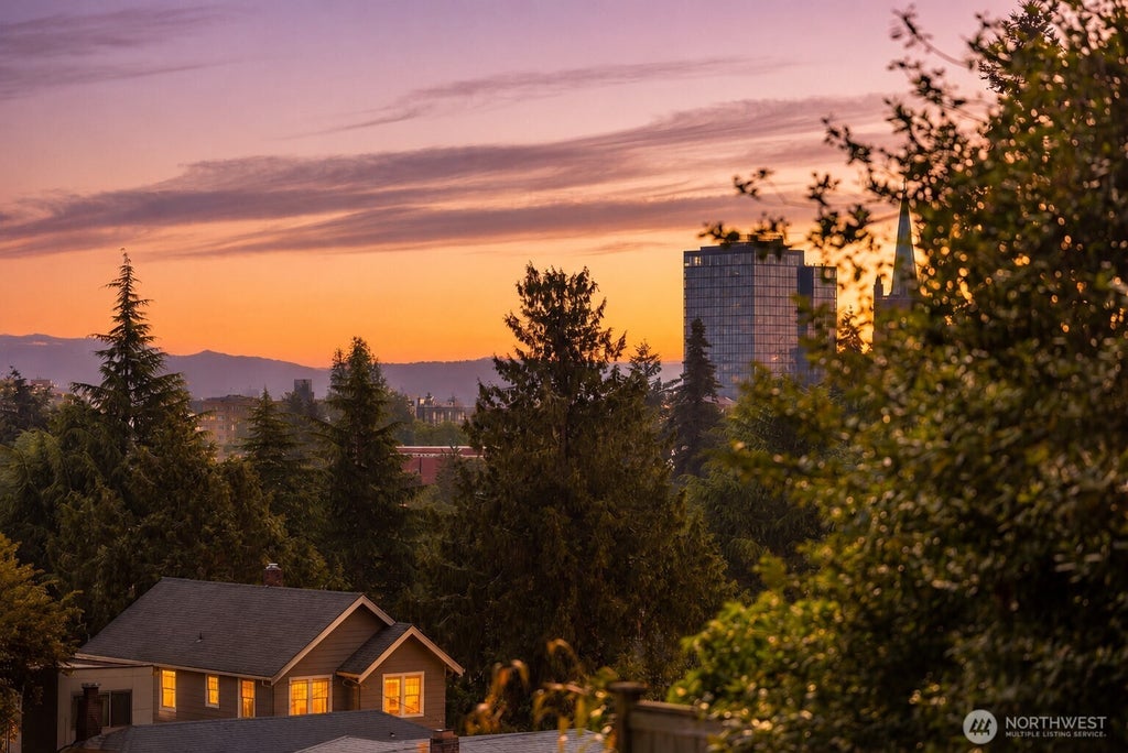 Photo of 317 NE 58th Street, Seattle, WA 98105 (MLS # 2580593)