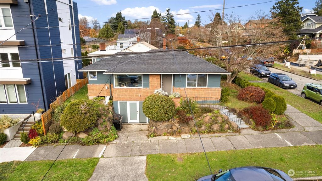 Photo of 4402 SW Holly Street, Seattle, WA 98136 (MLS # 2181833)