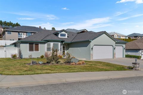 Photo of 2220 Michael Brooke, Wenatchee, WA 98801 (MLS # 2489233)