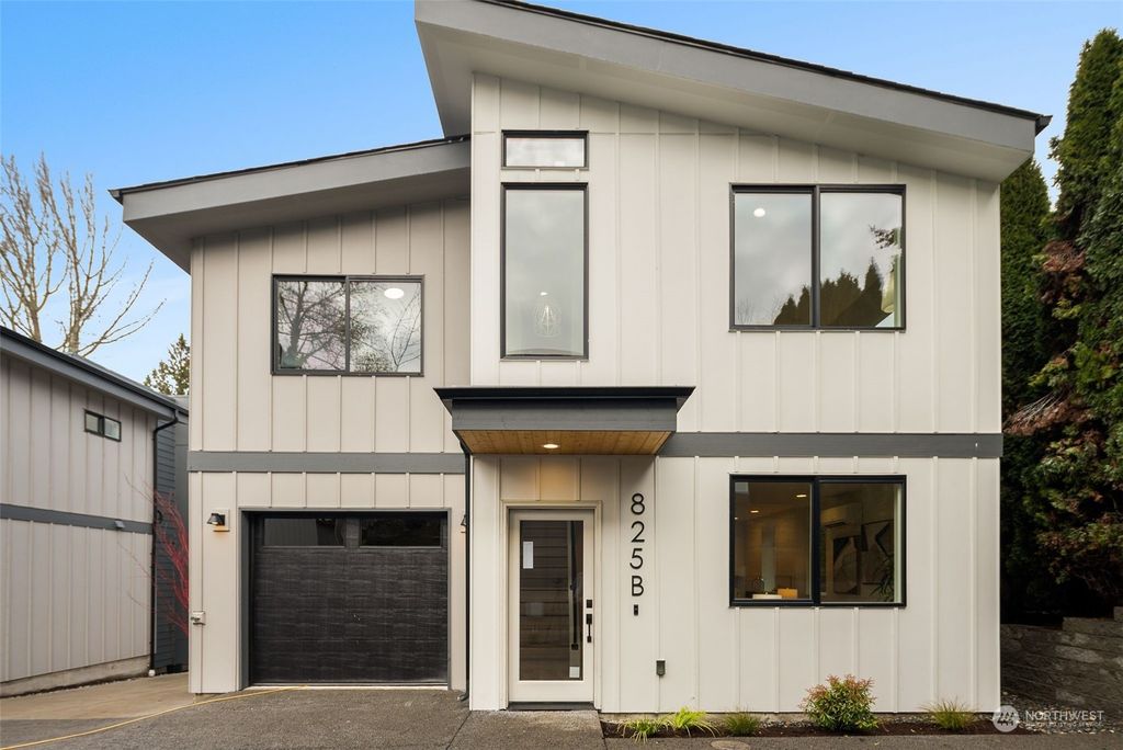 Photo of 825 NE 105 Street #B, Seattle, WA 98125 (MLS # 2192628)