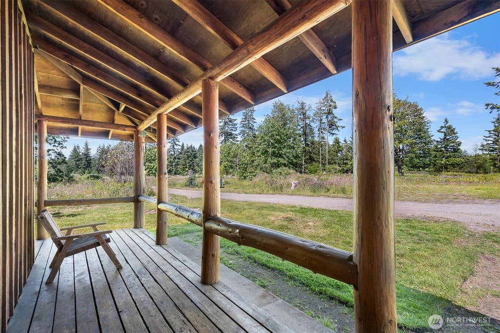 Photo of 10407 133rd Avenue SE, Rainier, WA 98576 (MLS # 2536981)