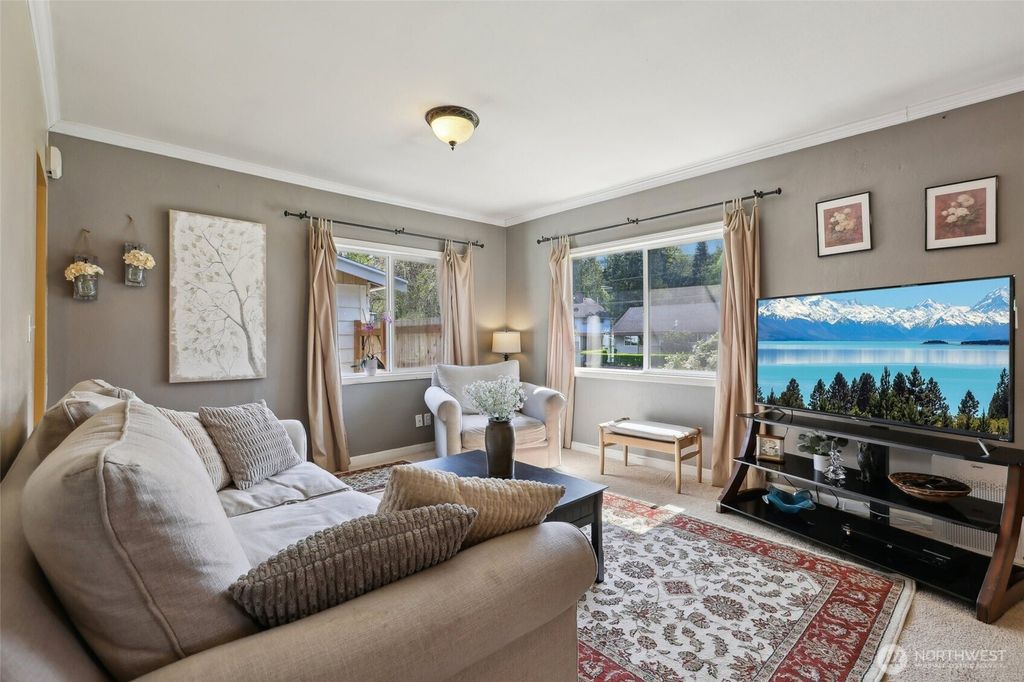 Photo of 8546 381st Place SE, Snoqualmie, WA 98065 (MLS # 2353363)