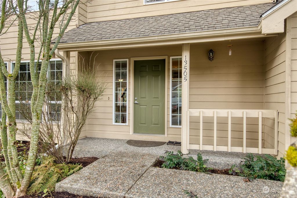 Photo of 13505 174th Avenue NE, Redmond, WA 98052 (MLS # 2045064)