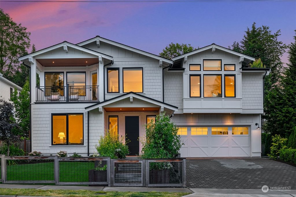 Photo of 416 9th Avenue, Kirkland, WA 98033 (MLS # 2248688)
