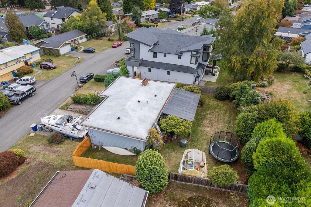 Photo of 5227 116th Place SE, Bellevue, WA 98006 (MLS # 2447010)