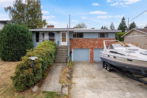 Photo of 5227 116th Place SE, Bellevue, WA 98006 (MLS # 2447010)
