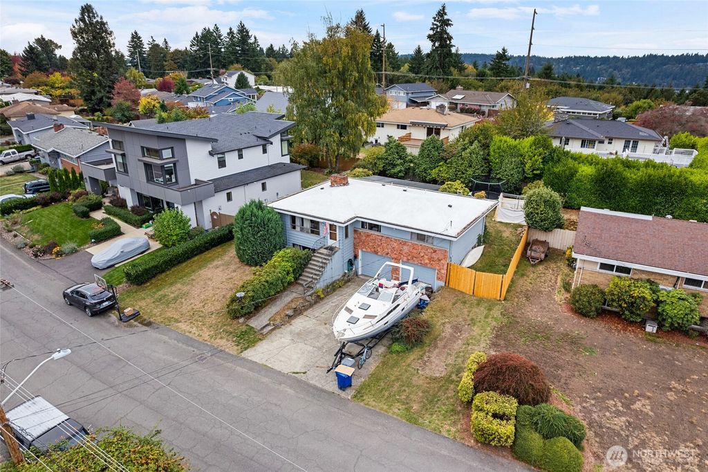 Photo of 5227 116th Place SE, Bellevue, WA 98006 (MLS # 2447010)