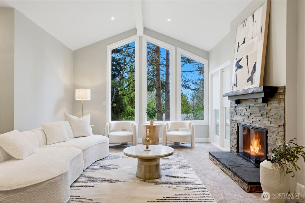 Photo of 15237 SE 48th Drive, Bellevue, WA 98006 (MLS # 2485992)