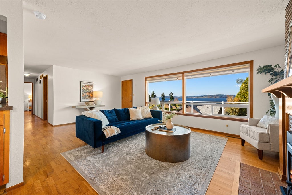 Photo of 1315 Rainier Street, Steilacoom, WA 98388 (MLS # 2594946)