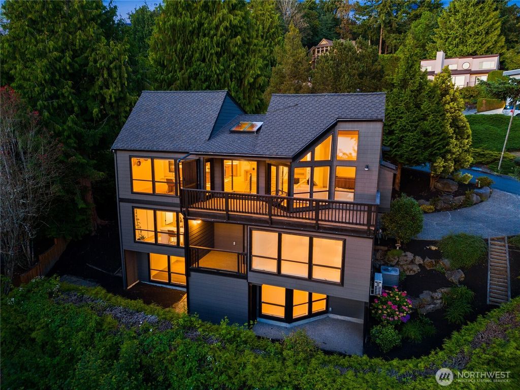 Photo of 13441 64th Terrace NE, Kirkland, WA 98034 (MLS # 2336754)