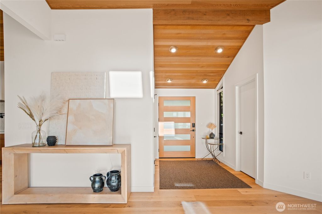 Photo of 13441 64th Terrace NE, Kirkland, WA 98034 (MLS # 2336754)