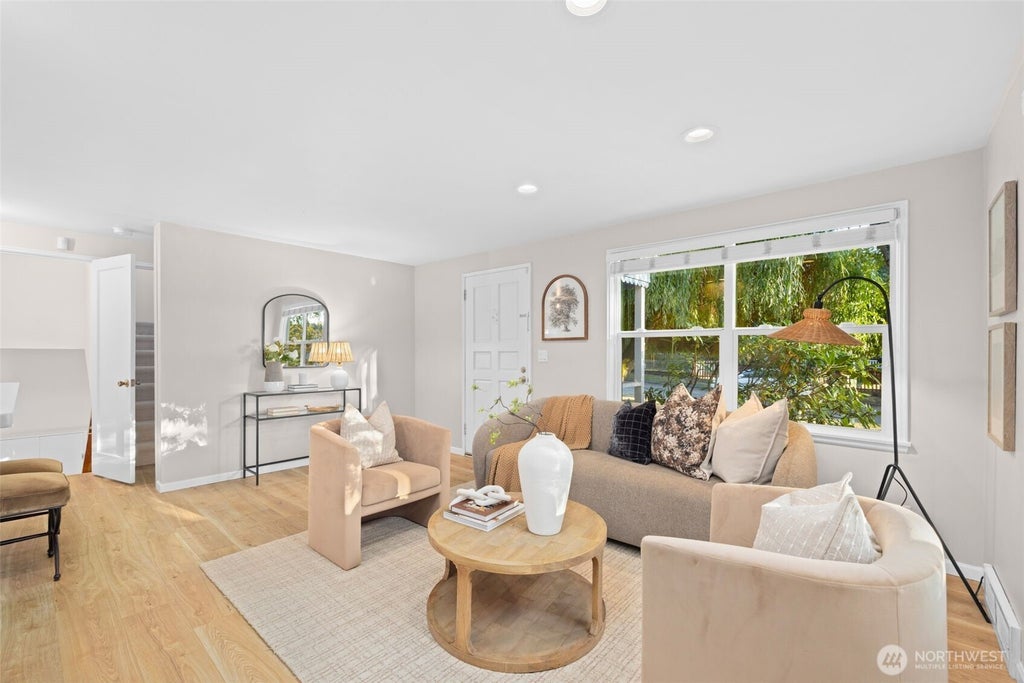 Photo of 368 NW 48th Street, Seattle, WA 98107 (MLS # 2585717)