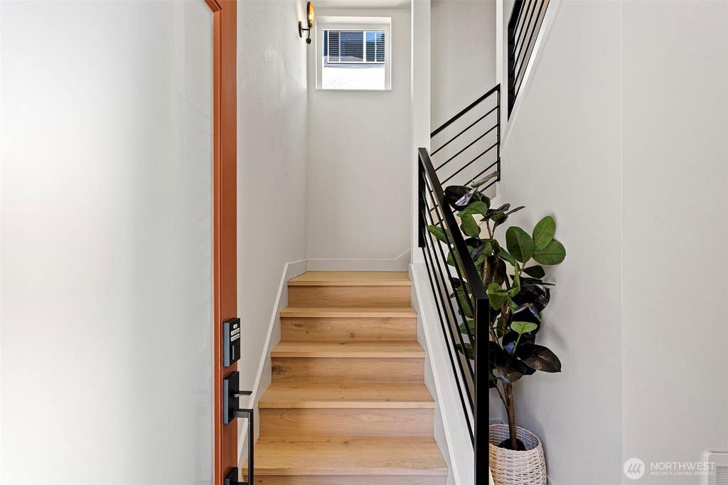 Photo of 4430 Dayton Avenue N, Seattle, WA 98103 (MLS # 2570219)