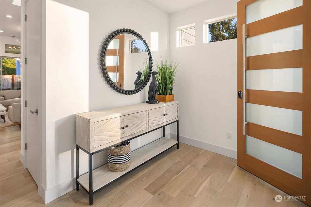 Photo of 7840 124th Avenue NE, Kirkland, WA 98033 (MLS # 2175480)