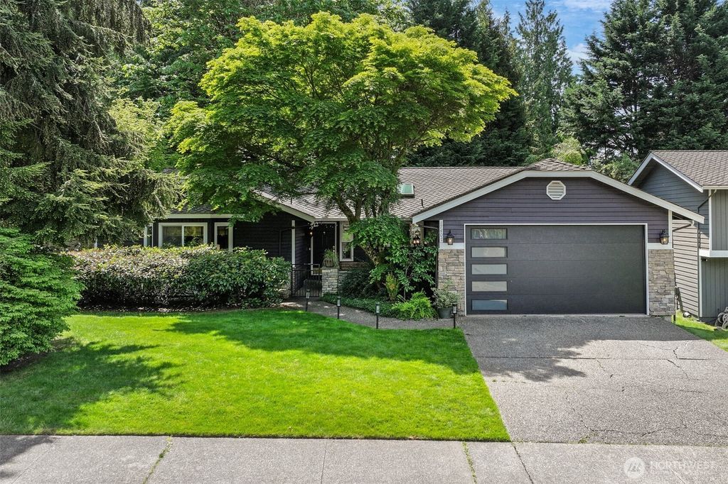 Photo of 17407 NE 138th Street, Redmond, WA 98052 (MLS # 2374801)
