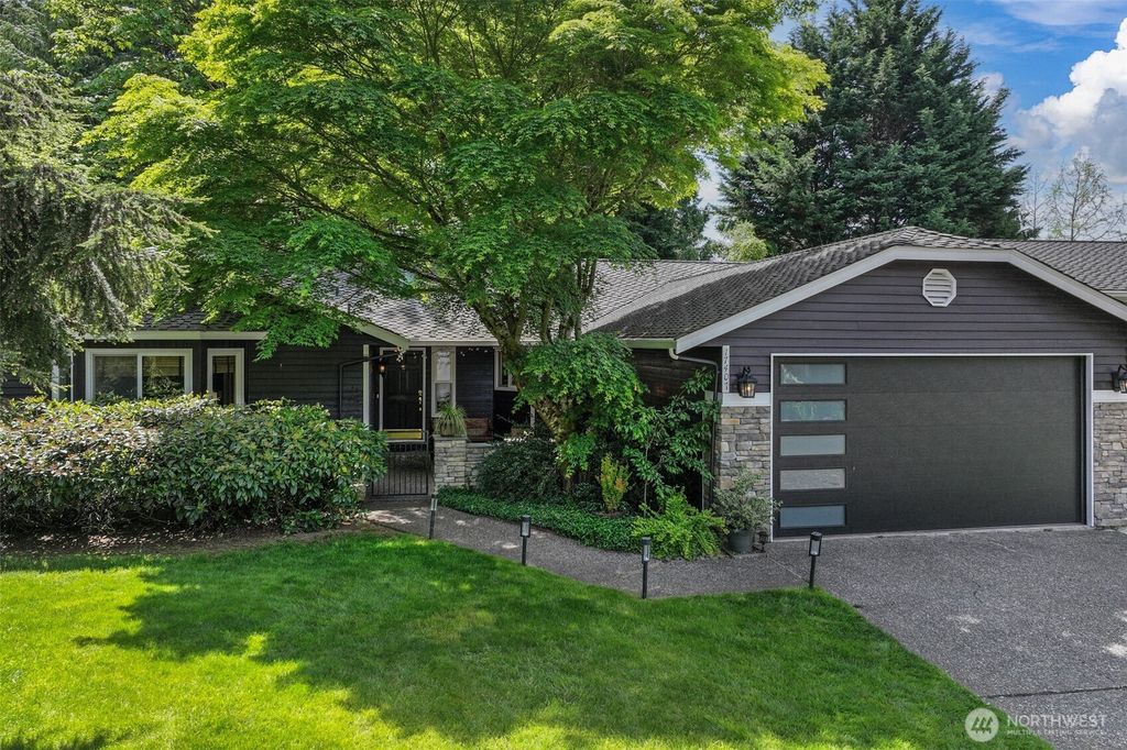 Photo of 17407 NE 138th Street, Redmond, WA 98052 (MLS # 2374801)