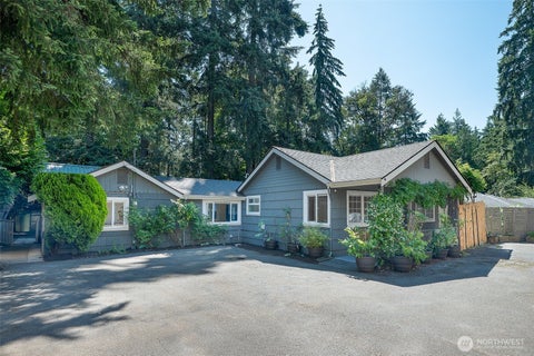 Photo of 11350 28th Avenue NE, Seattle, WA 98125 (MLS # 2555725)