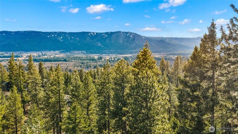 Photo of 672 Forest Ridge Dr. DR, Cle Elum, WA 98922 (MLS # 2569839)