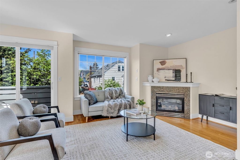 Photo of 352 NW 76th Street #B, Seattle, WA 98117 (MLS # 2366660)