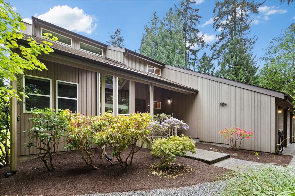 Photo of 21521 47th Avenue SE, Bothell, WA 98021 (MLS # 2360943)