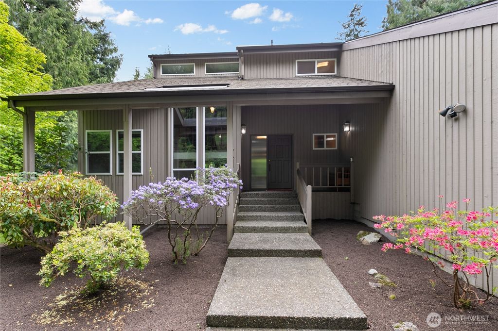 Photo of 21521 47th Avenue SE, Bothell, WA 98021 (MLS # 2360943)