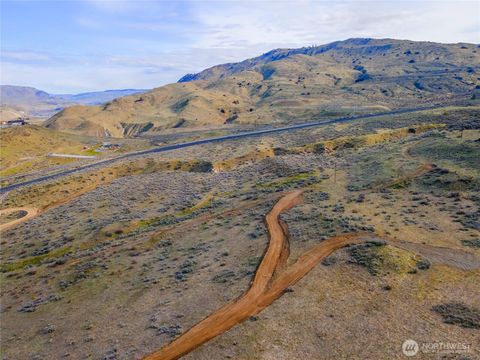 Photo of 0 Parcel E McNeil Canyon Rd, Orondo, WA 98816 (MLS # 2388317)