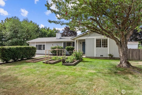 Photo of 908 116TH Street SW, Everett, WA 98204 (MLS # 2581372)