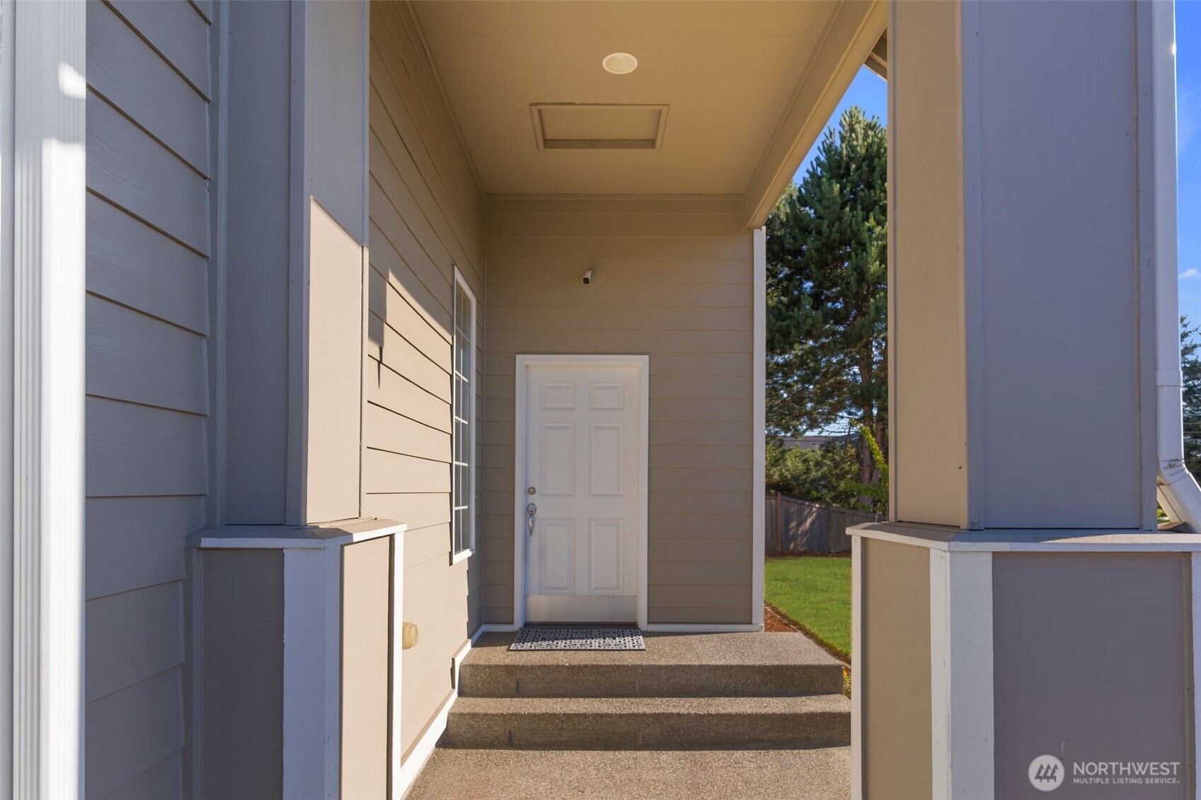 6203 NE 4th Circle