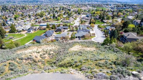 Photo of 1530 Skyline Drive, Wenatchee, WA 98801 (MLS # 2453343)