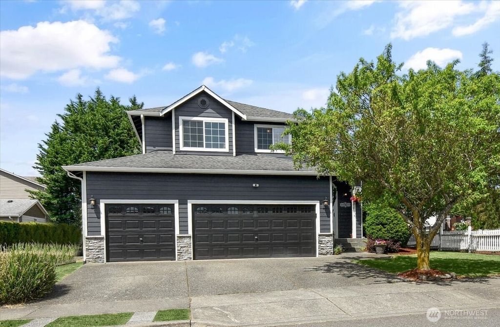 Photo of 6415 33rd Place NE, Marysville, WA 98270 (MLS # 2394034)