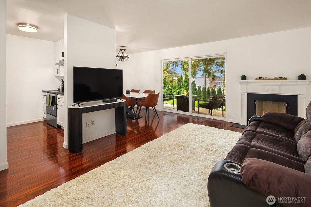 Photo of 12415 NE 130th Court #H102, Kirkland, WA 98034 (MLS # 2429181)
