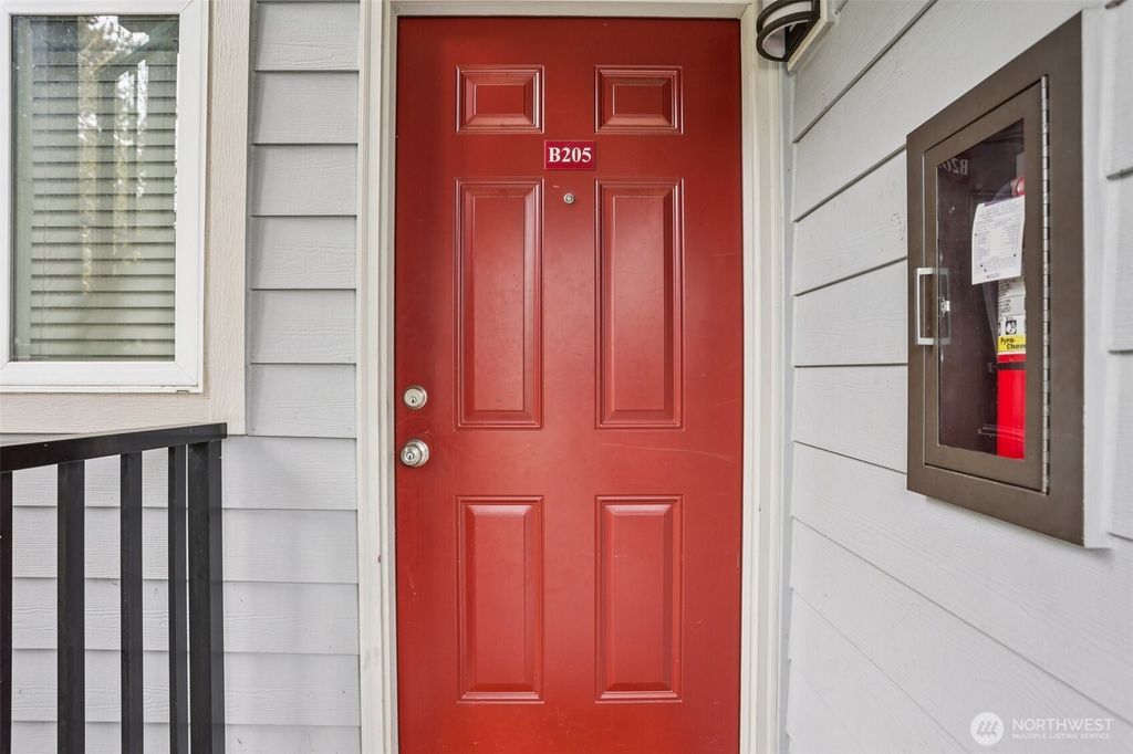 Photo of 11103 NE 124th Lane #B205, Kirkland, WA 98034 (MLS # 2488420)