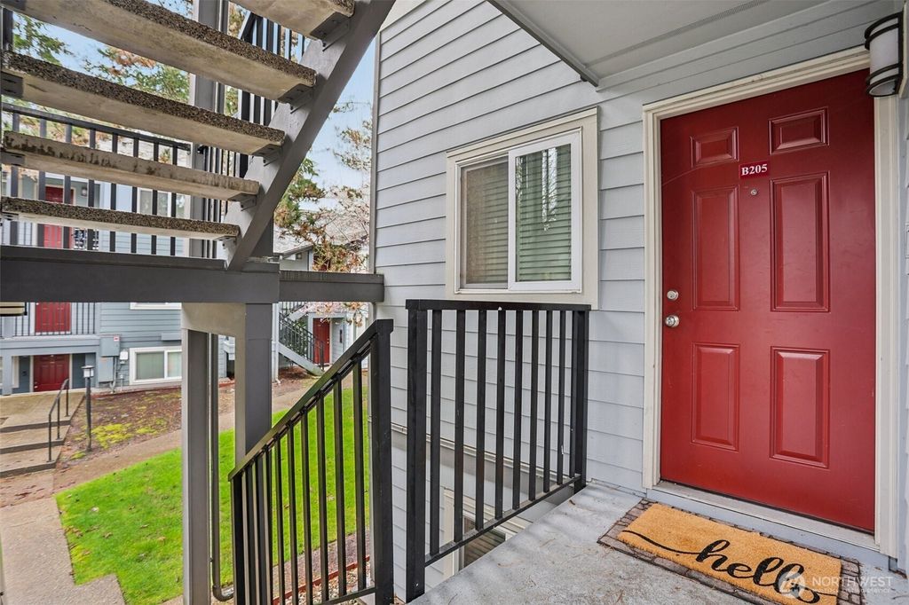 Photo of 11103 NE 124th Lane #B205, Kirkland, WA 98034 (MLS # 2488420)