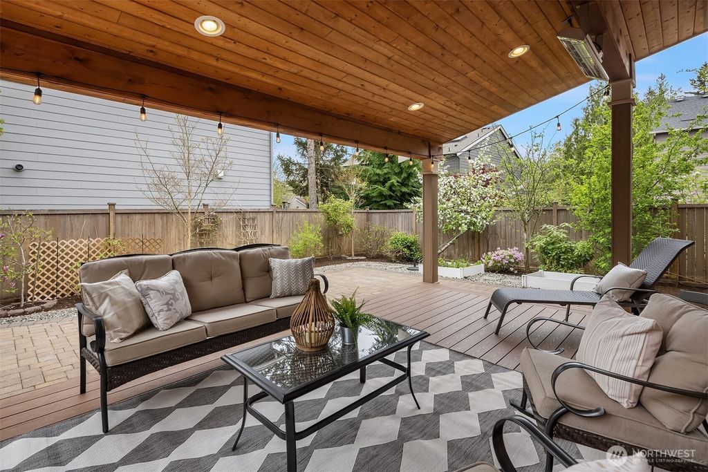 Photo of 21417 SE 2nd Street, Sammamish, WA 98074 (MLS # 2515417)