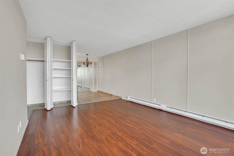 4540 8th Avenue NE 1403