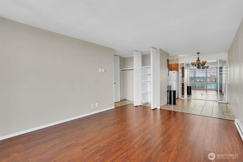 4540 8th Avenue NE 1403
