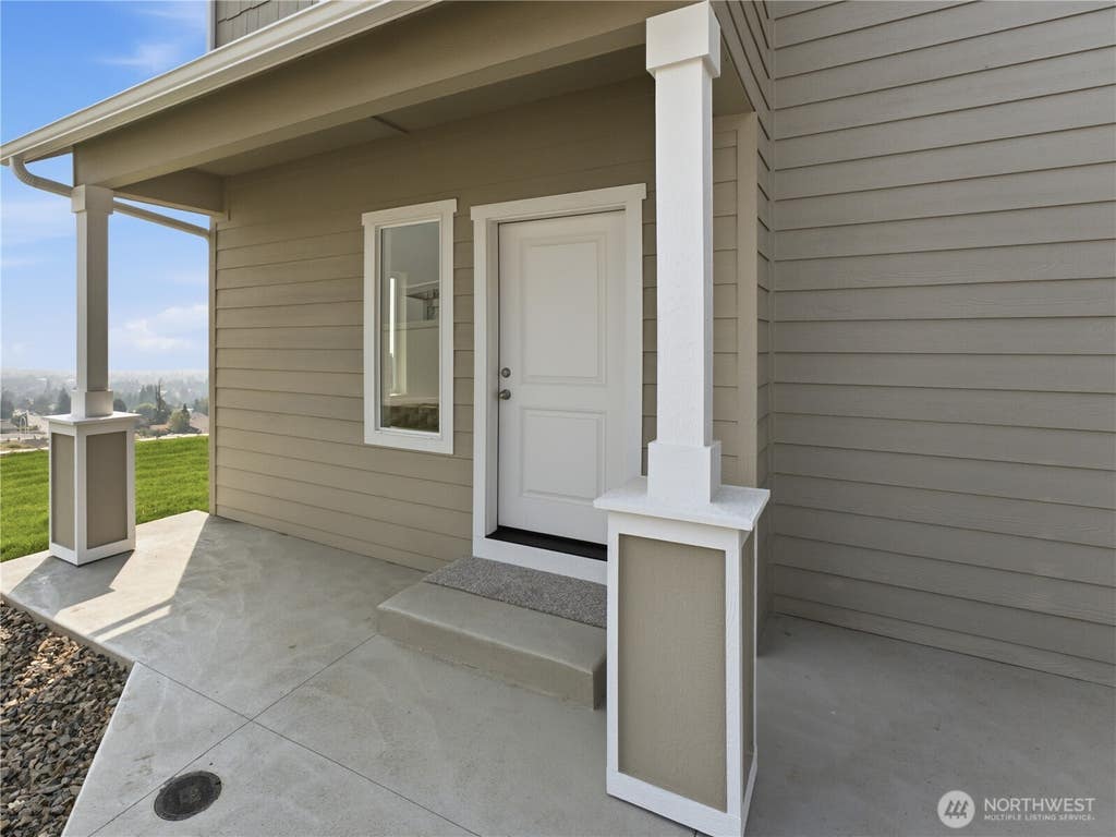 Photo of 1923 N Mineral Place, East Wenatchee, WA 98802 (MLS # 2570225)