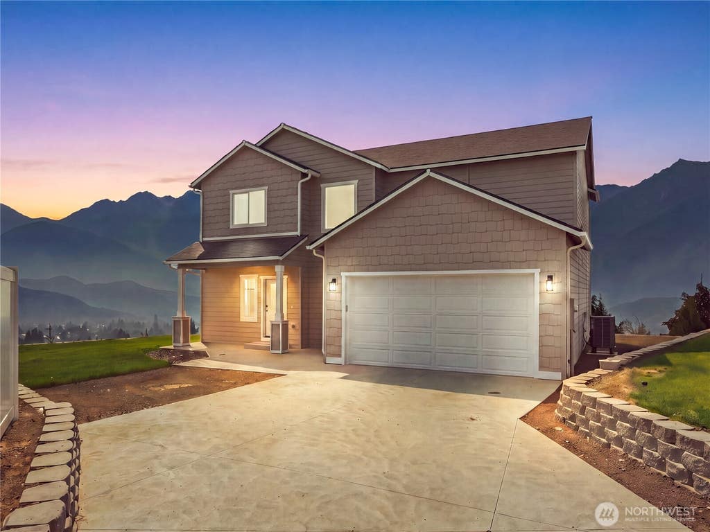 Photo of 1923 N Mineral Place, East Wenatchee, WA 98802 (MLS # 2570225)