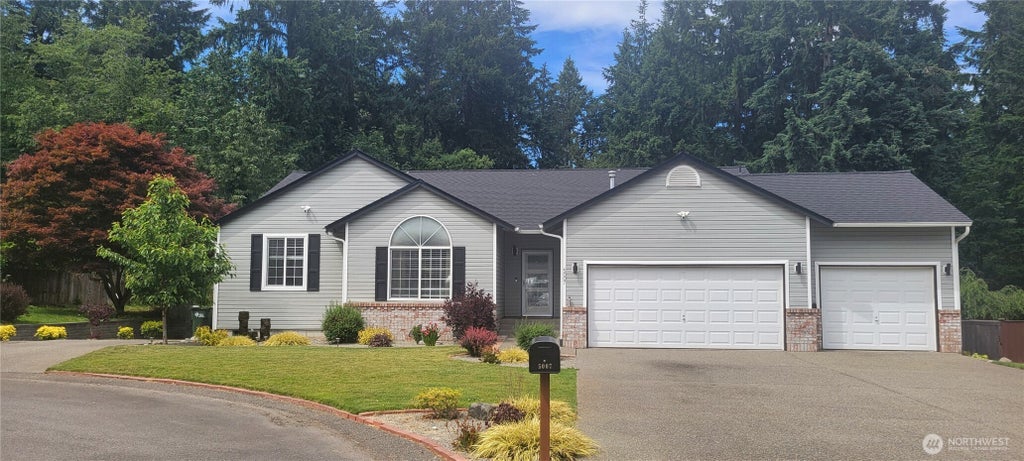 Photo of 5007 86th Street Ct E, Puyallup, WA 98446 (MLS # 2545166)