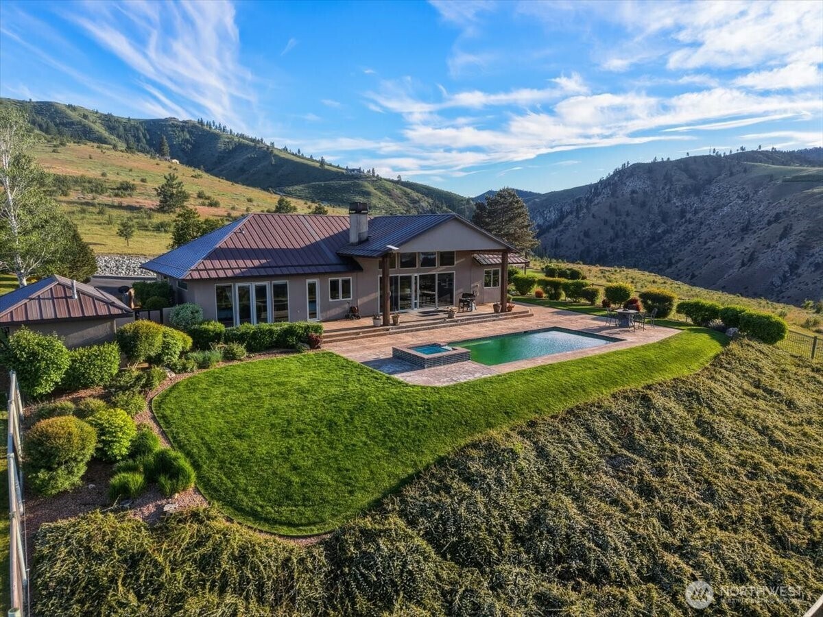 825 Hawks Meadow Road