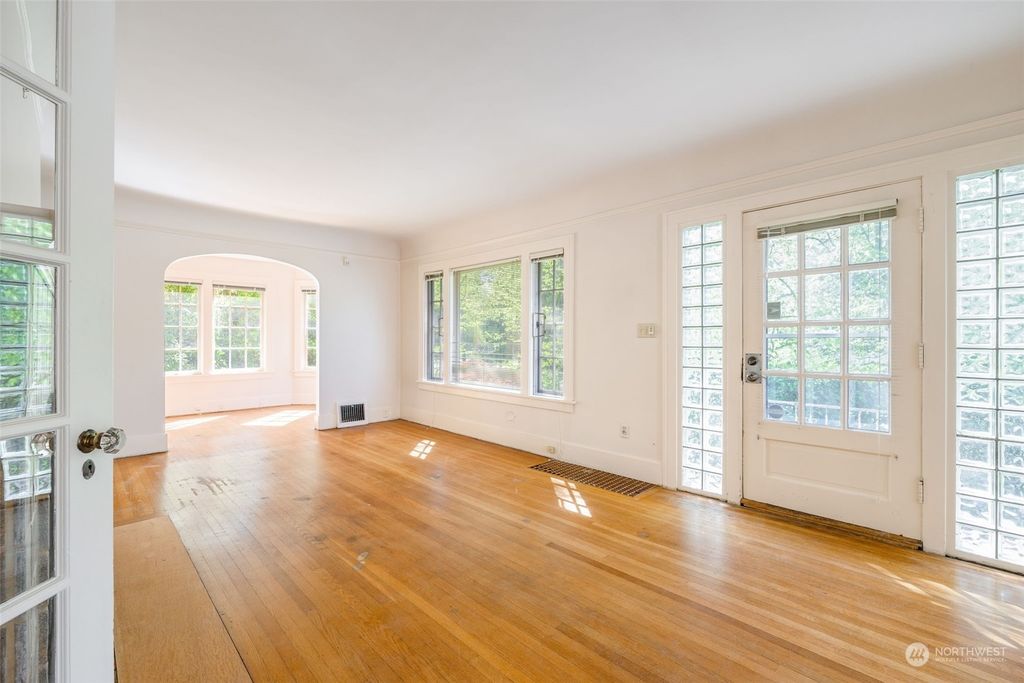 Photo of 2548 Lake Park Drive S, Seattle, WA 98144 (MLS # 2226169)